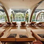 Flower & Otel