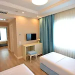 Hotell Flower & Golem (Tirana)