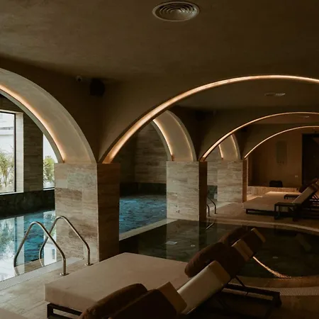 Flower & Hotel Golem (Tirana)