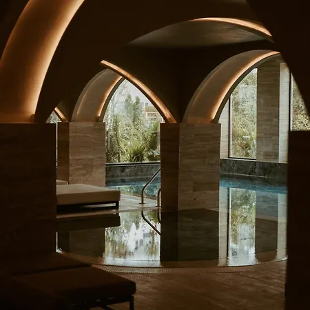 Hotel Flower & Golem (Tirana)