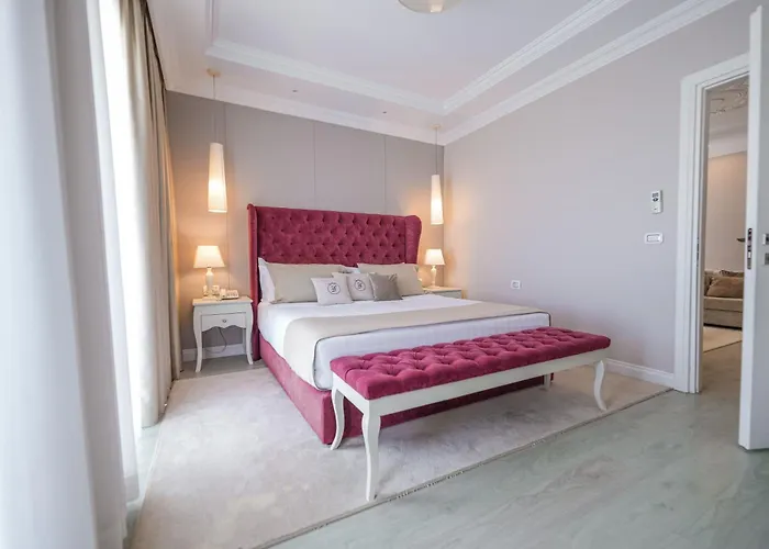 Flower & 5* Golem (Tirana)