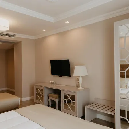 Flower Hotels&resorts Golem (Tirana)