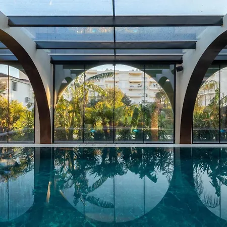 Flower & Szálloda 5*