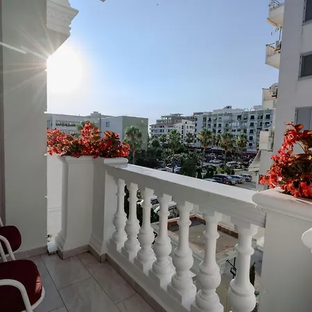 Flower & Hotel Golem (Tirana)