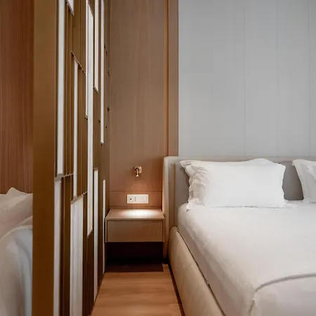 Hotel Flower & Golem (Tirana)
