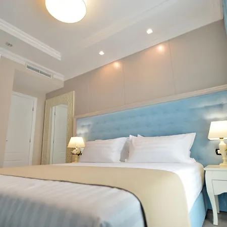 Flower & Otel Golem (Tirana)