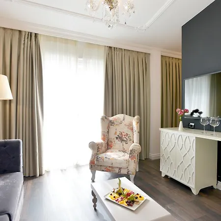 Hotell Flower & Golem (Tirana)