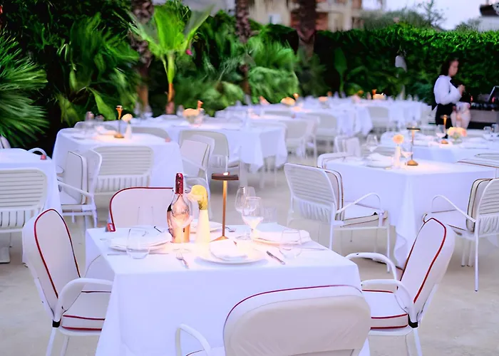 Flower & Hotel Golem (Tirana)