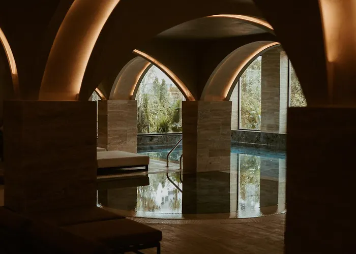 Hotel Flower & Golem (Tirana)